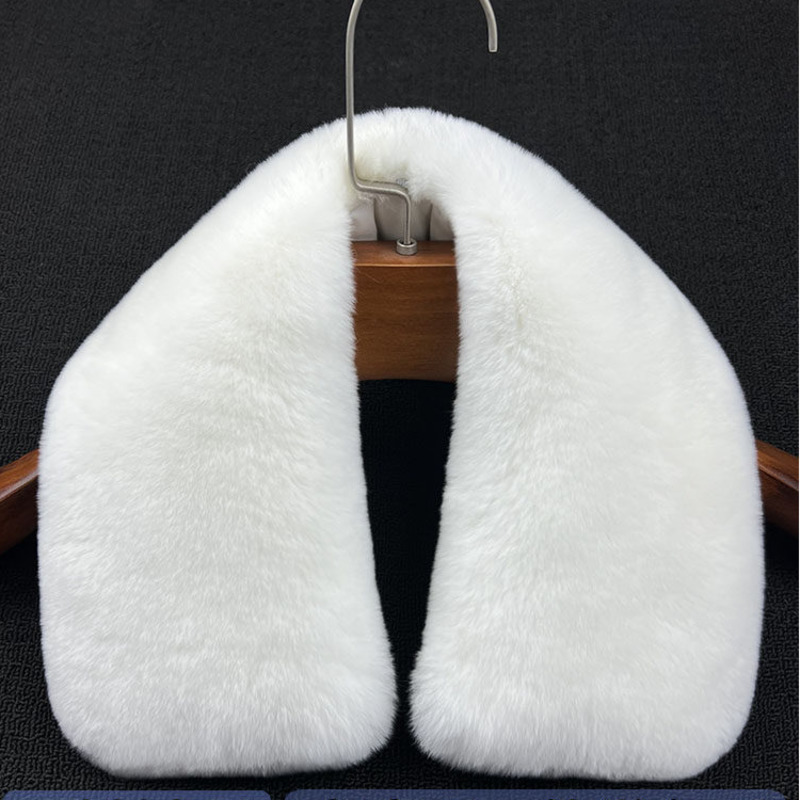 Colletto in Vera Pelliccia di  - Winter Clothing Pk recensione e prezzo