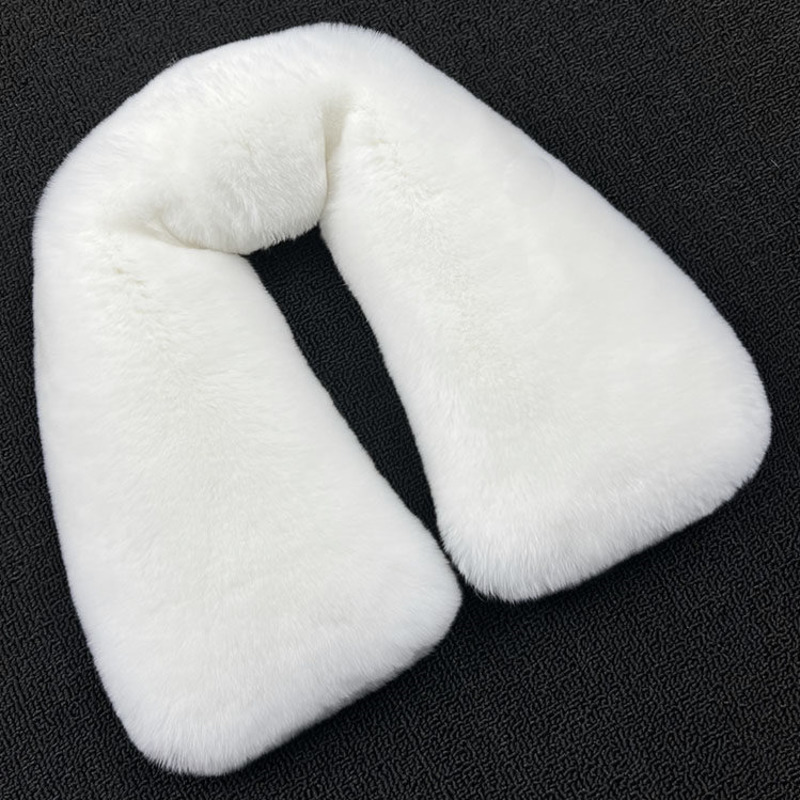 Colletto in Vera Pelliccia di  - Winter Clothing Pk recensione e prezzo